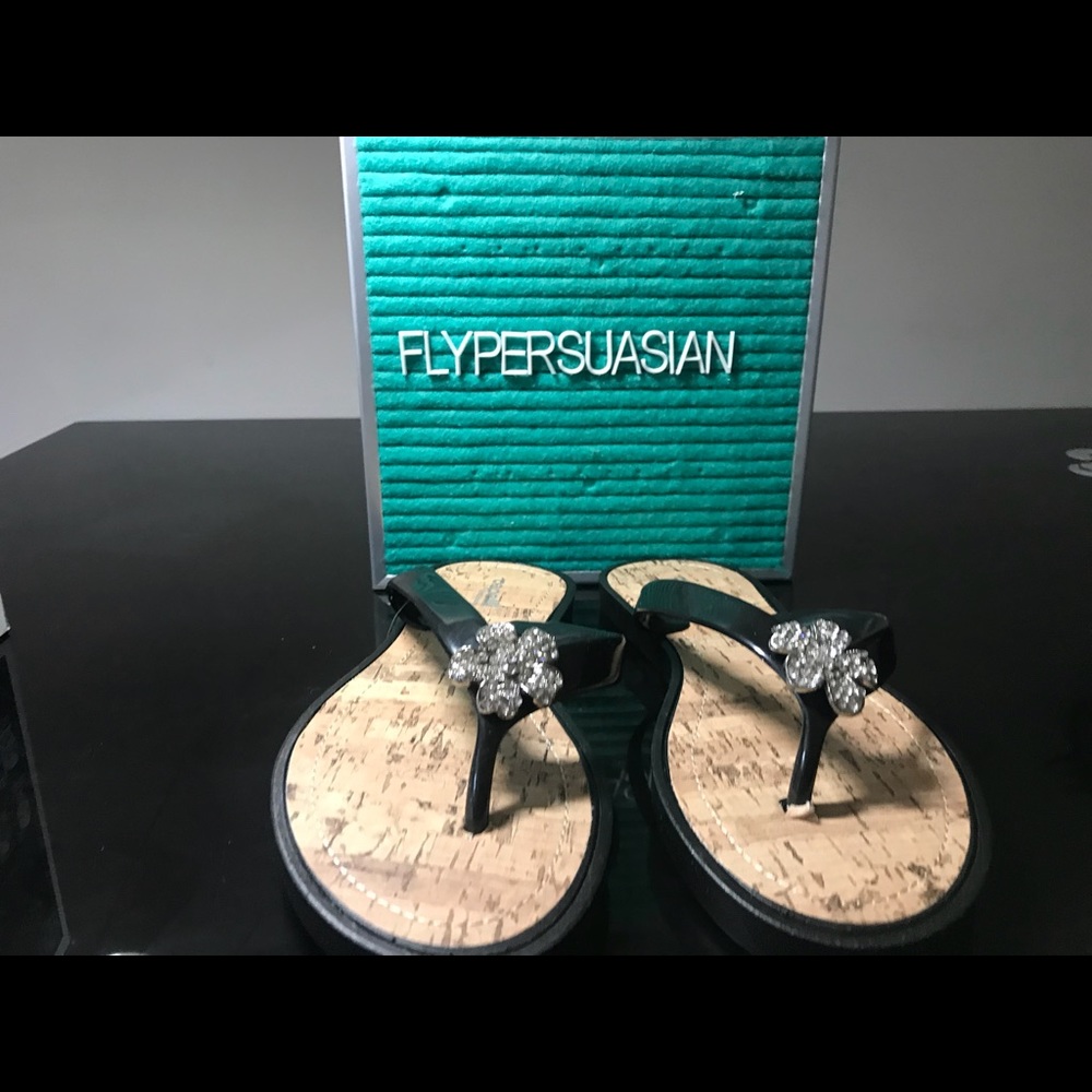 Cute flip-flops. Style meets comfort. Any outfit